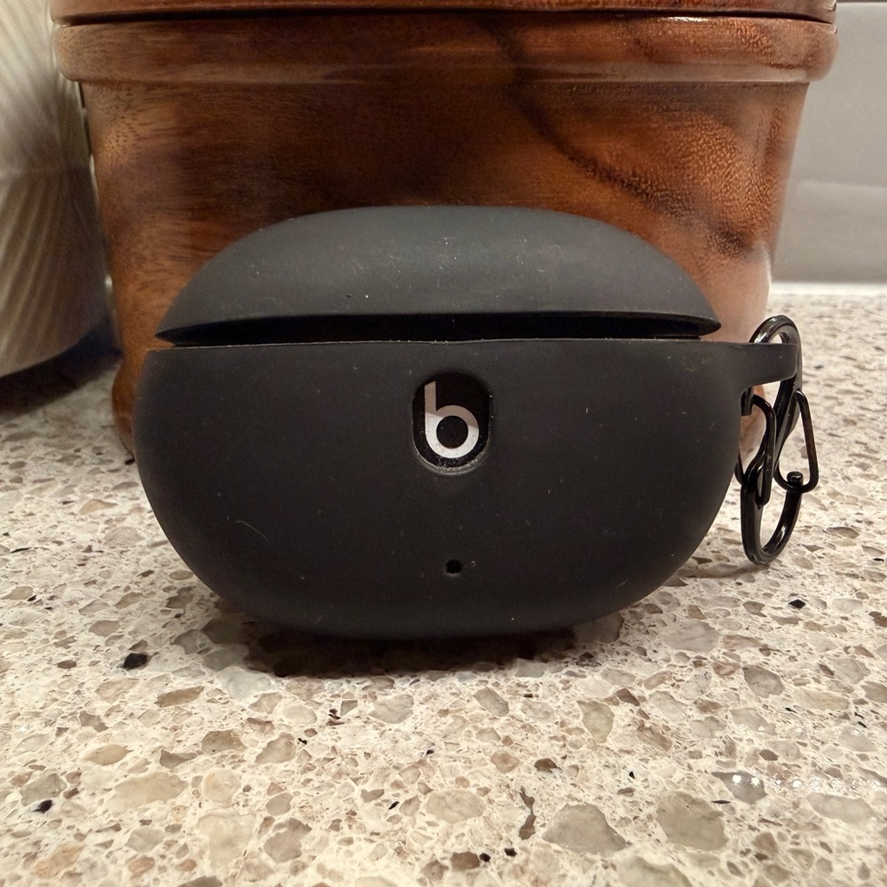 Studio+ Beats Black Wireless Earbuds with Case
